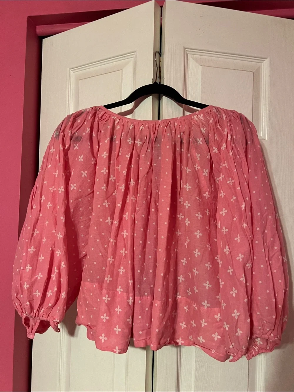 Anthropologie Pink 💯 CottonBalloon-Sleeve Peasant Top White Floral Dots.  Size S